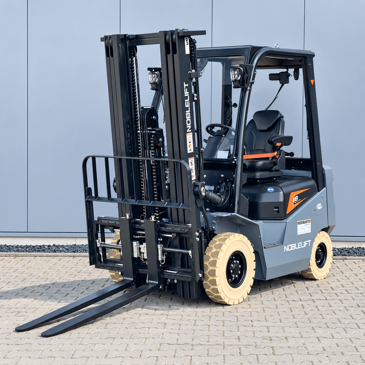Elektro 4 Rad NOBLELIFT CPD 18 1 Elektro 4 Rad NOBLELIFT CPD 18